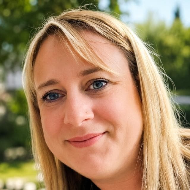 Fanny, Community Manager de la SAS JEGO
